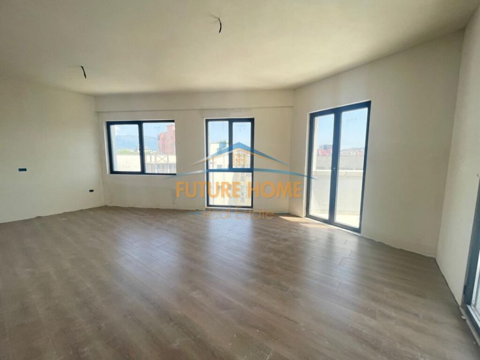 Tirane, shitet apartament 3+1+Ballkon Kati 3, 140 m² 298.000 € (Bulevardi Gjergj Fishta)