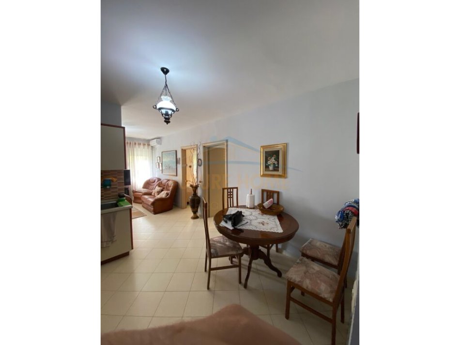 Tirane, jepet me qera apartament 2+1 Kati 2, 90 m² 600 € (Prokurorisë, Mine Peza)