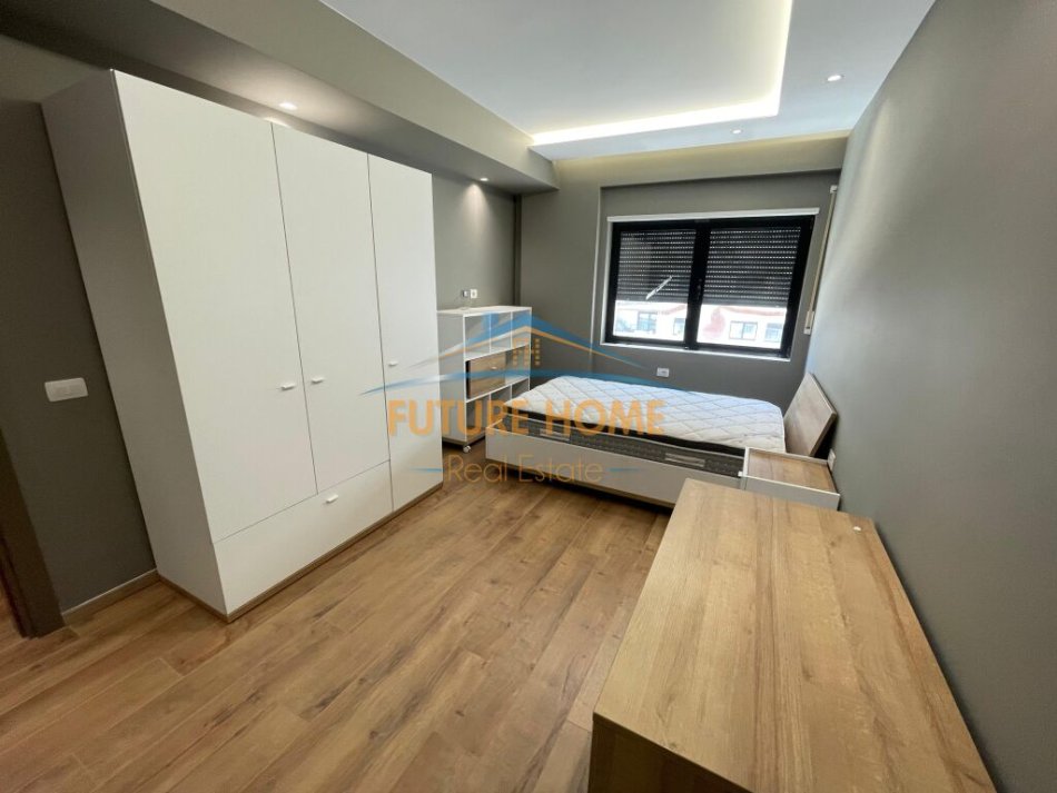 Tirane, shitet apartament 3+1+Ballkon Kati 2, 153 m² 300.000 € (Kodra e Diellit)