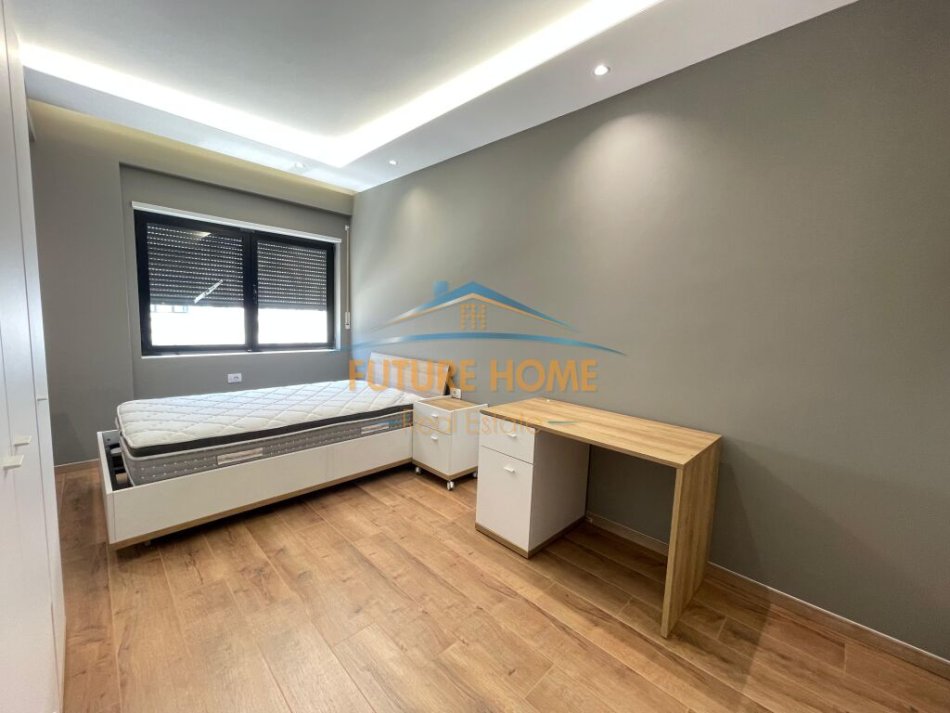 Tirane, shitet apartament 3+1+Ballkon Kati 2, 153 m² 300.000 € (Kodra e Diellit)