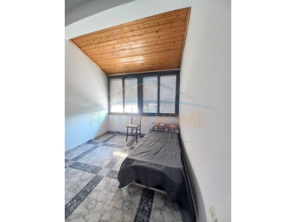 Tirane, jepet me qera apartament 2+1+Ballkon Kati 10, 163 m² 700 € (Stadiumi Dinamo)
