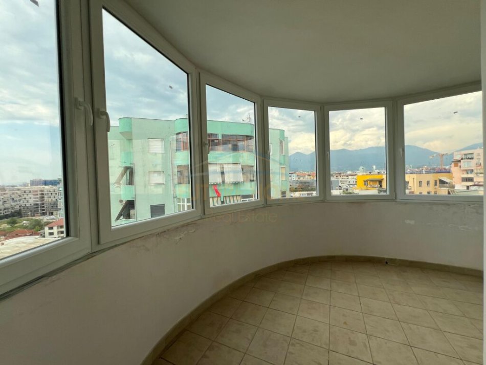 Tirane, shes apartament 3+1+Aneks+Ballkon Kati 8, 125 m² 220.000 € (KOMUNA PARISIT)