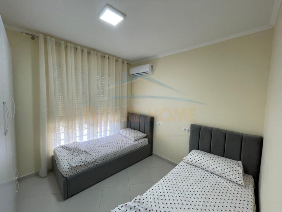 Tirane, jepet me qera apartament 2+1+Ballkon Kati 5, 95 m² 750 € (Stacioni i Trenit)
