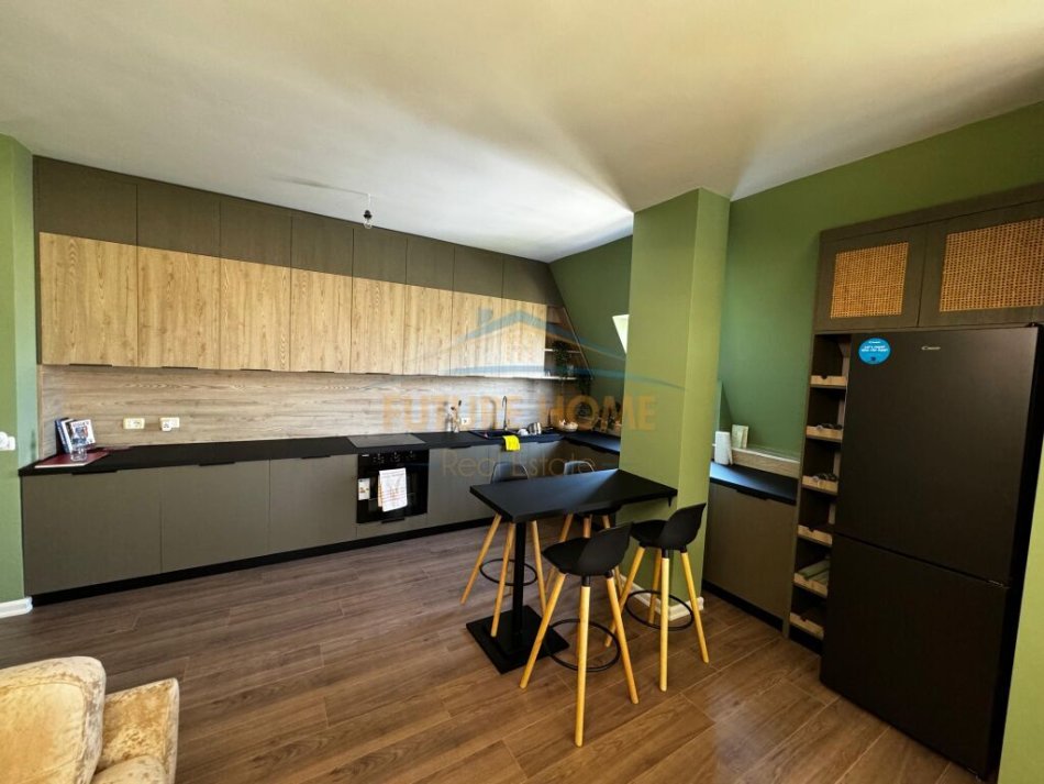 Tirane, jepet me qera apartament 2+1+Ballkon Kati 6, 140 m² 1.000 € (Liqeni Artificial)