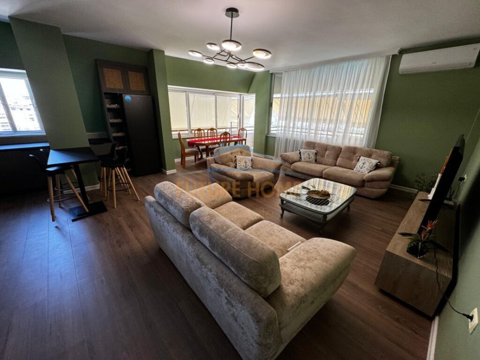 Tirane, jepet me qera apartament 2+1+Ballkon+ Post Parkimi, Kati 6, 140 m² 1.000 € (Liqeni Artificial)