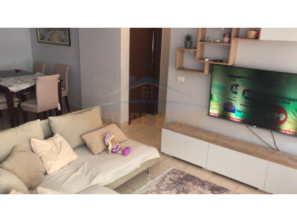 Tirane, shitet apartament 2+1+Ballkon Kati 5, 82 m² 125.000 € (Ish Fusha E Aviacionit)