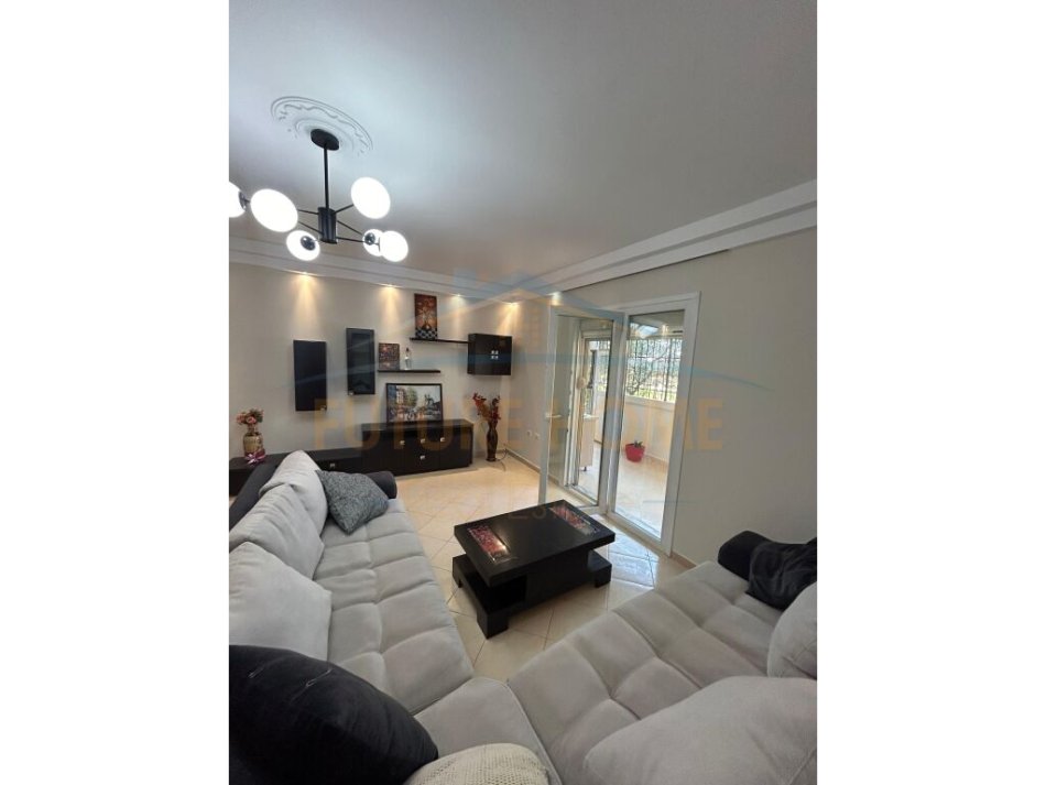 Tirane, shitet apartament 2+1+Ballkon Kati 1, 100 m² 127.000 € (Ali Demi)