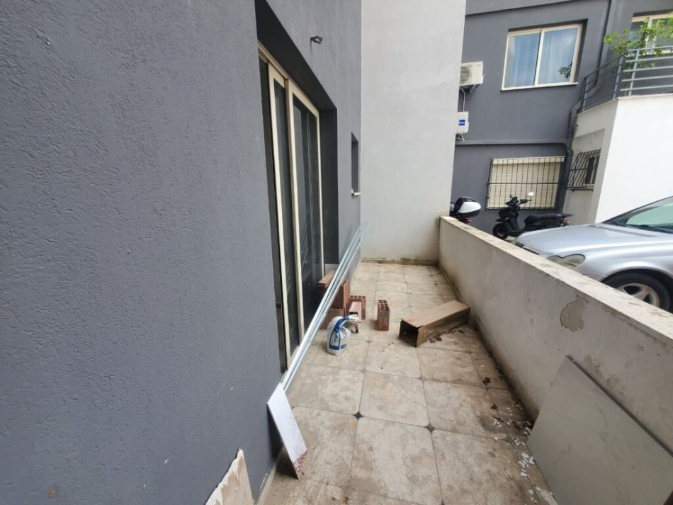 Tirane, shitet apartament 1+1 Kati 0, 65 m² 65.000 € (Shkoze)