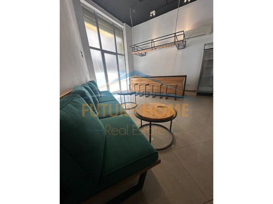 Tirane, shitet ambjent biznesi Kati 0, 54 m² 85.000 € (UNAZA E RE)