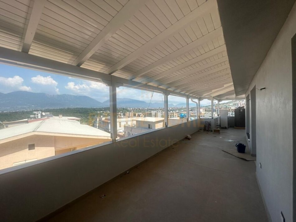 Tirane, shitet apartament+verande | Penthouse 3+1+Ballkon Kati 5, 86 m² 600.000 € (Liqeni i Thate)