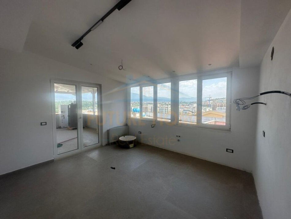 Tirane, shitet apartament+verande | Penthouse 3+1+Ballkon Kati 5, 86 m² 600.000 € (Liqeni i Thate)