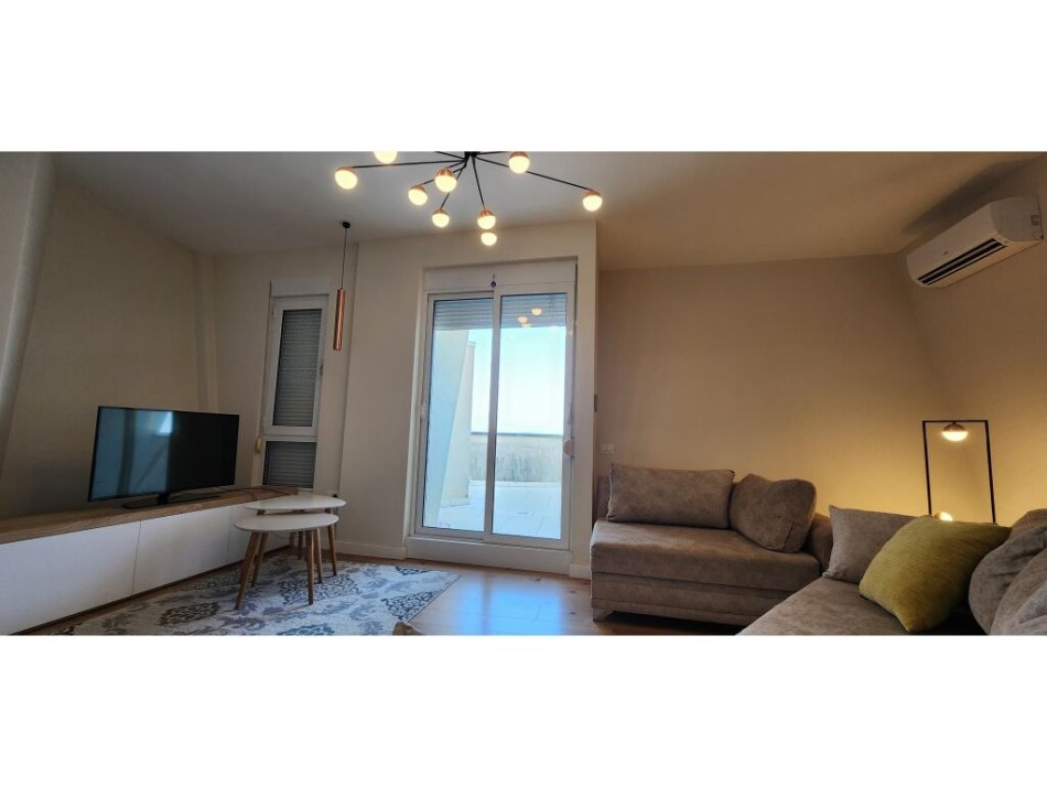 Tirane, jepet me qera apartament 2+1+Ballkon Kati 12, 110 m² 650 € (ISH PARKU)