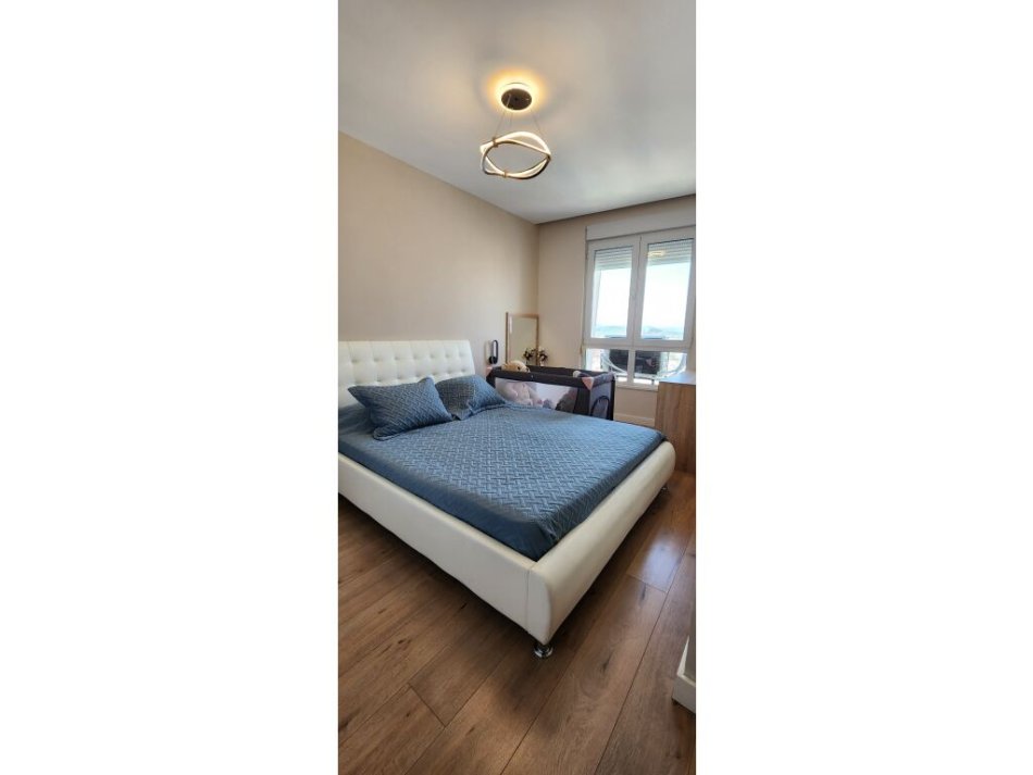 Tirane, jepet me qera apartament 2+1+Ballkon Kati 12, 110 m² 650 € (ISH PARKU)