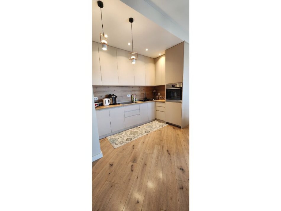 Tirane, jepet me qera apartament 2+1+Ballkon Kati 12, 110 m² 650 € (ISH PARKU)