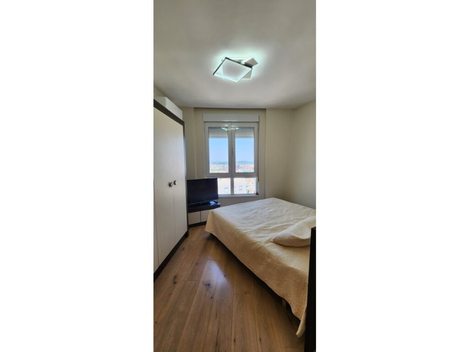 Tirane, jepet me qera apartament 2+1 Kati 12, 110 m² 650 € (Ish-Parku)