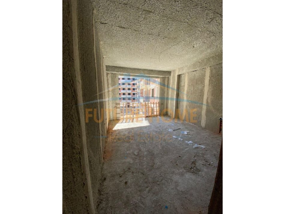 Tirane, shitet apartament 1+1+Ballkon Kati 8, 81 m² 96.360 € (Unaza e Re)