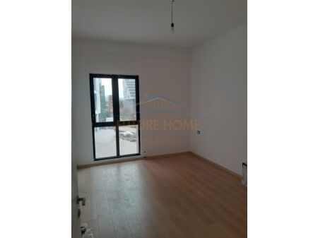 Tirane, jepet me qera apartament 1+1 Kati 8, 74 m² 400 € (Kompleksi Arlis, Farmacia 10, Rruga e Dibres, Tirane AREA42740)