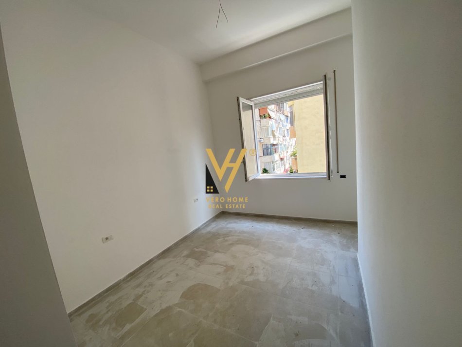 Tirane, jepet me qera zyre Kati 2, 96 m² 1.200 € (QENDER)