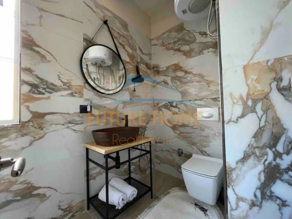 Tirane, jepet me qera apartament 1+1+Ballkon Kati 3, 89 m² 700 € (BULEVARDI ZOGU I)
