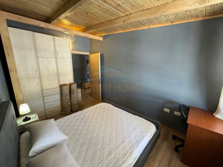 Tirane, jepet me qera apartament 2+1+Ballkon Kati 12, 95 m² 800 € (Sheshi Wilson)