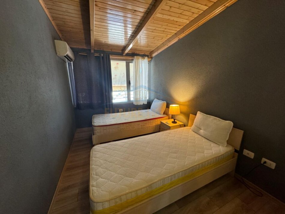 Tirane, jepet me qera apartament 2+1+Ballkon Kati 12, 95 m² 800 € (Margarita Tutulani)