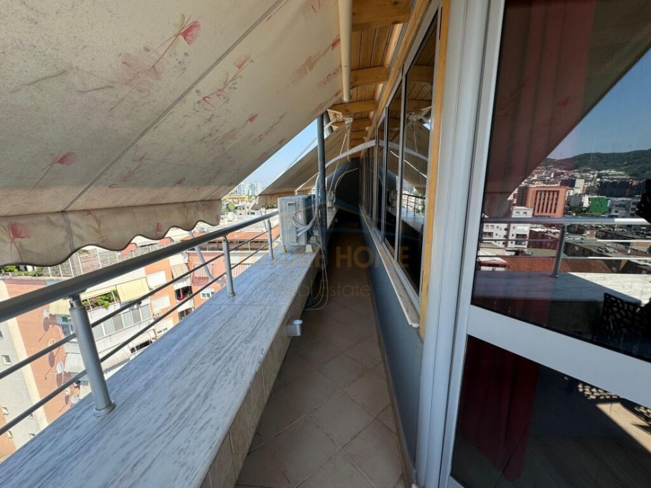Tirane, jepet me qera apartament 2+1+Ballkon Kati 12, 95 m² 800 € (Margarita Tutulani)
