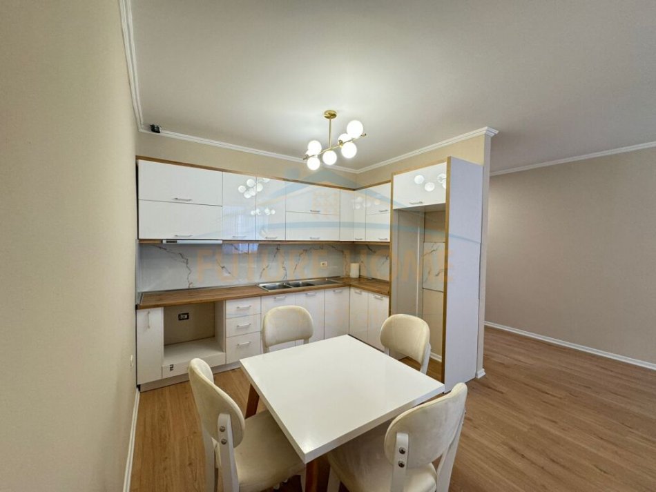 Tirane, shitet apartament 2+1 Kati 7, 101 m² 126.000 € (Unaza e Re)