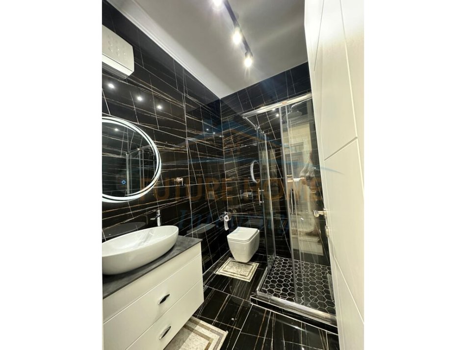 Tirane, shitet apartament 2+1+Ballkon Kati 8, 105 m² 235.000 € (Ali Demi)