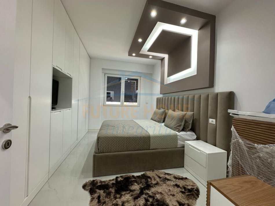 Tirane, shitet apartament 2+1+Ballkon Kati 8, 105 m² 235.000 € (Ali Demi)