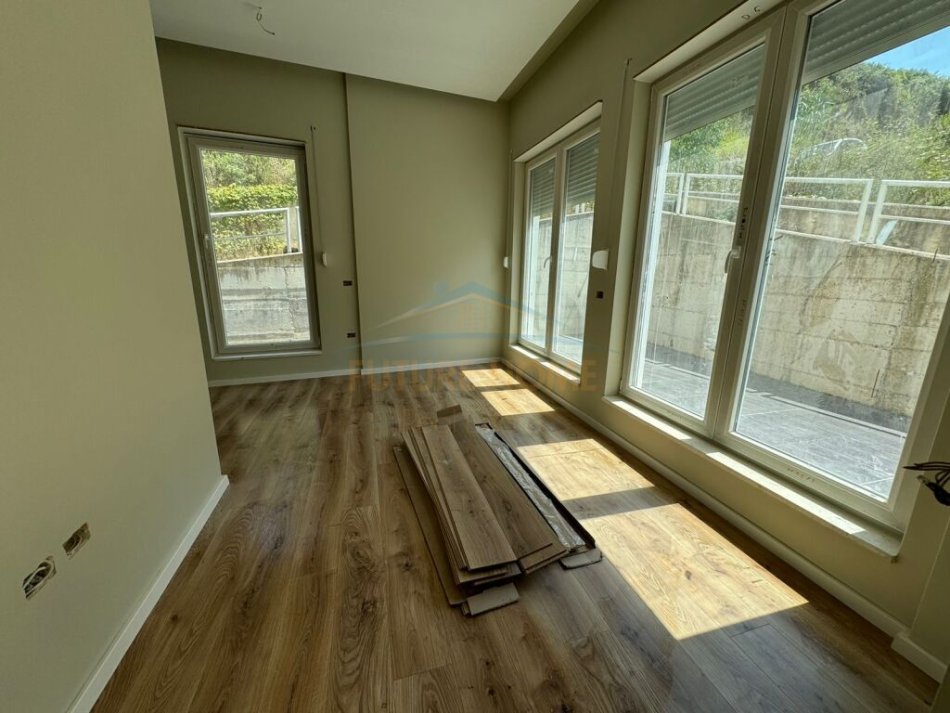 Tirane, shitet apartament 1+1 Kati 0, 54 m² 89.000 € (Kopshti Zoologjik)