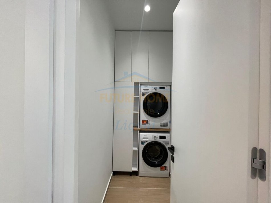 Tirane, jepet me qera apartament 3+1+Ballkon Kati 1, 140 m² 1.800 € (Vila Forest, Liqeni i Thate)