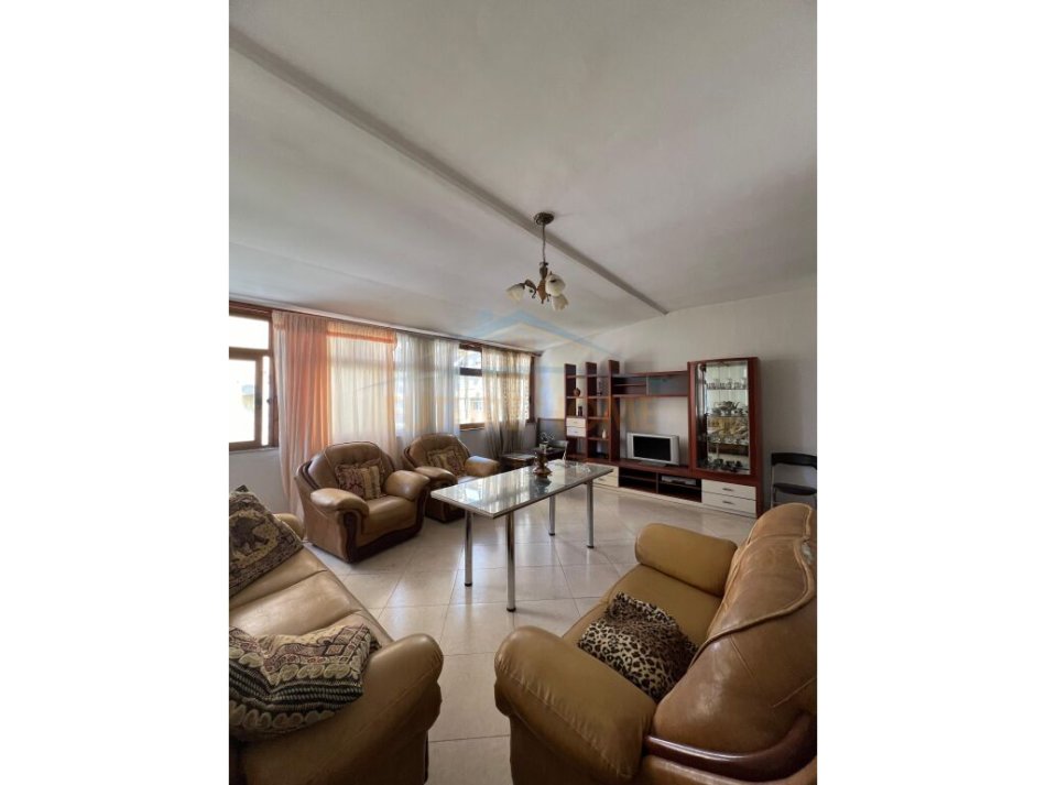 Tirane, jepet me qera apartament 1+1 Kati 2, 93 m² 500 € (Medar Shtylla)