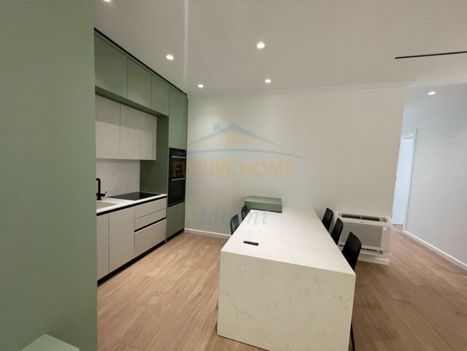 Tirane, jepet me qera apartament 3+1+Ballkon Kati 1, 140 m² 1.800 € (Vila Forest, Liqeni i Thate)