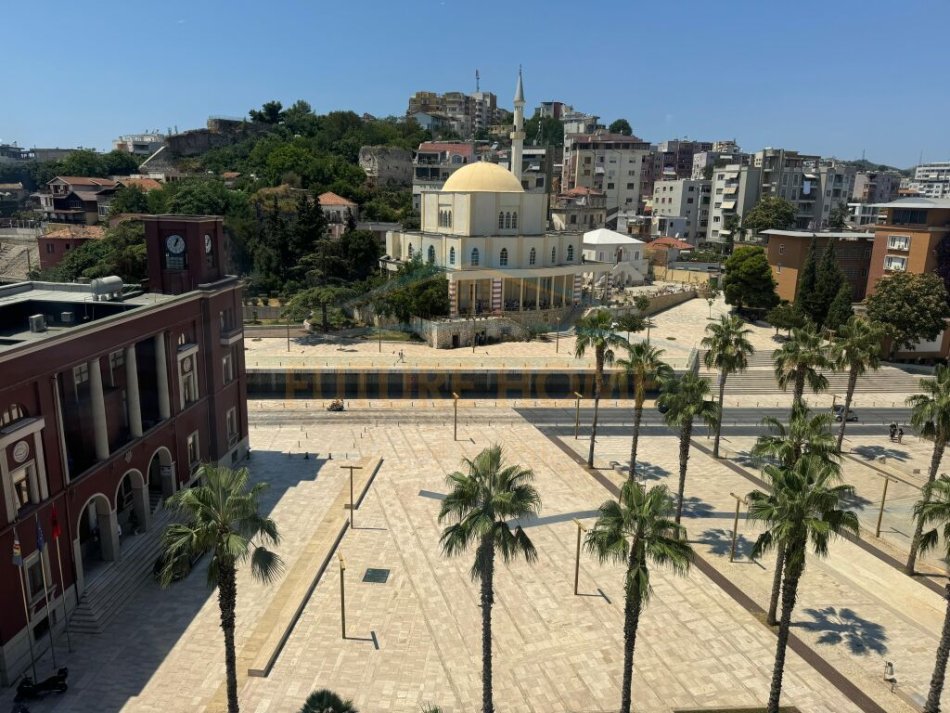 Durres, jepet me qera ambjent biznesi Kati 6, 87 m² 700 € (Vollga)