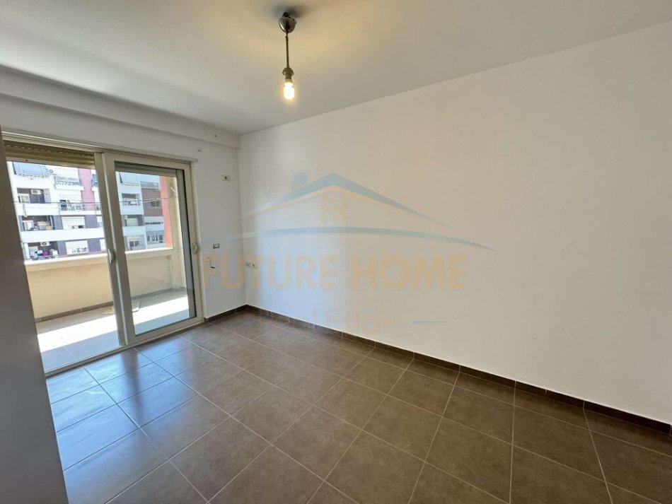 Tirane, shitet apartament 2+1 Kati 4, 101 m² 145.000 € (Unaza e Re)