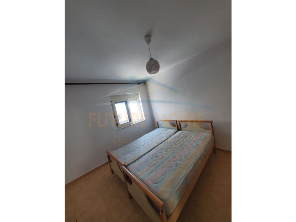 Tirane, jepet me qera apartament 2+1+Ballkon Kati 5, 78 m² 400 € (Ali Demi)