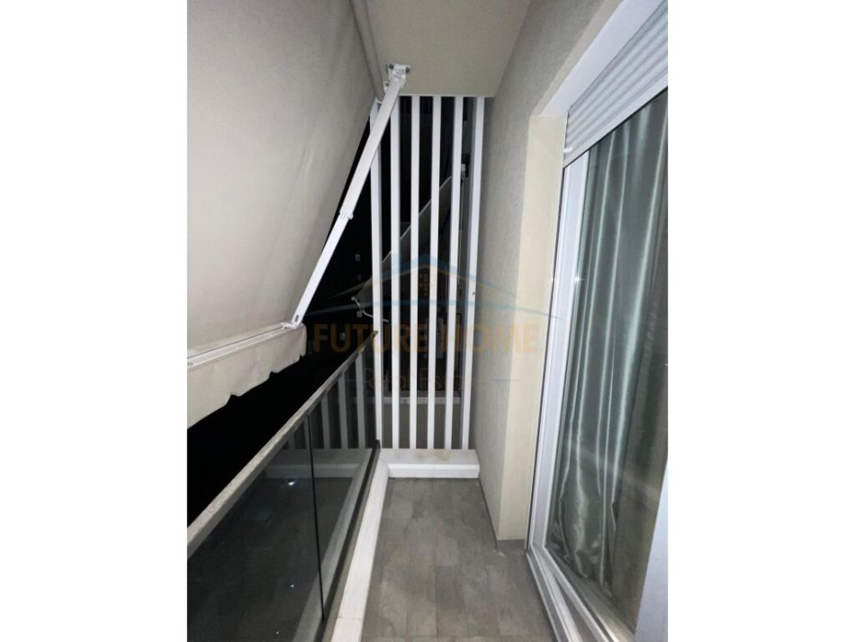 Tirane, jepet me qera apartament 2+1+Ballkon Kati 6, 90 m² 650 € (Don Bosko)