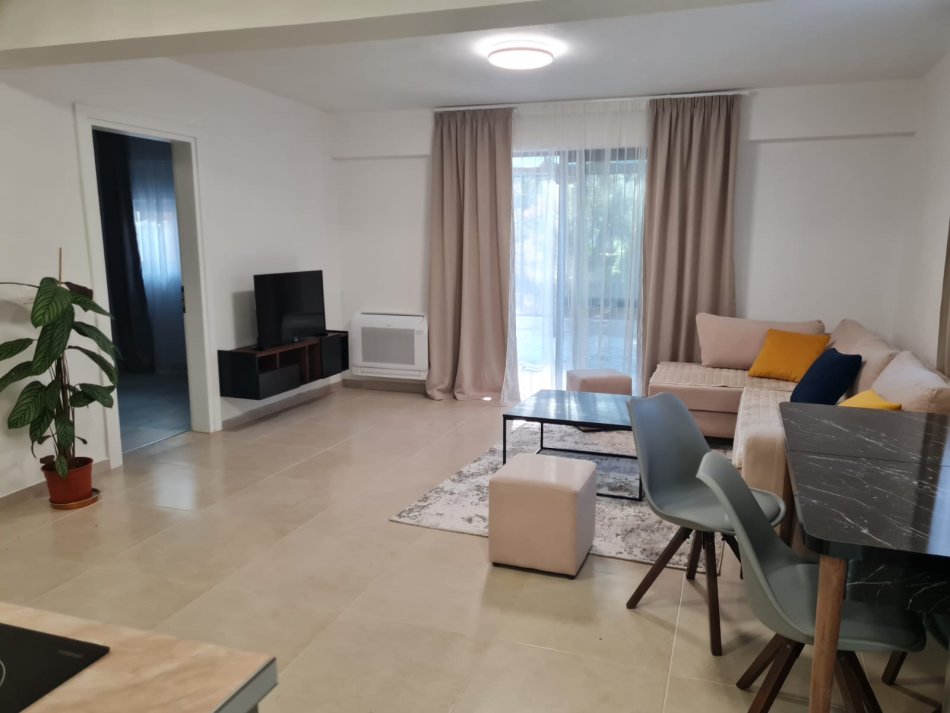 Tirane, jepet me qera apartament 2+1 Kati 2, 100 m² 900 € (Bllok)