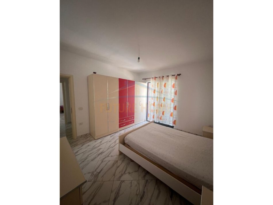 Tirane, jepet me qera apartament 2+1 Kati 7, 89 m² 500 € (YZBERISHT)