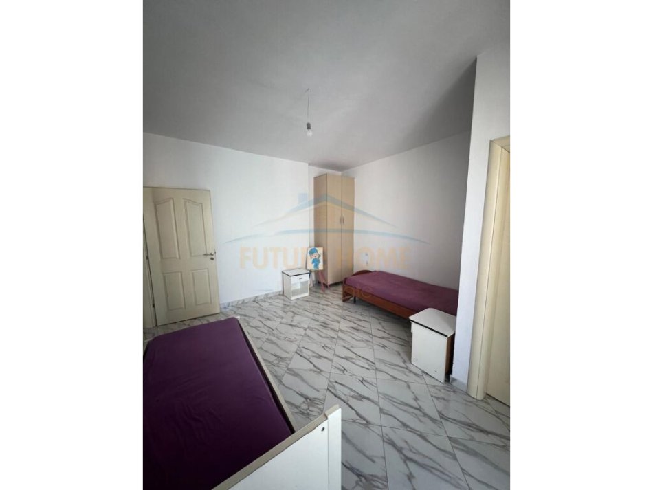 Tirane, jepet me qera apartament 2+1+Ballkon Kati 7, 89 m² 500 € (Yzberisht)
