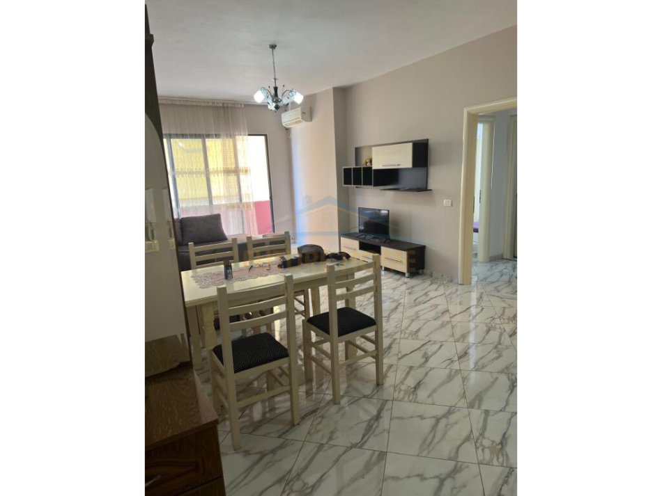 Tirane, jepet me qera apartament 2+1 Kati 7, 89 m² 500 € (YZBERISHT)