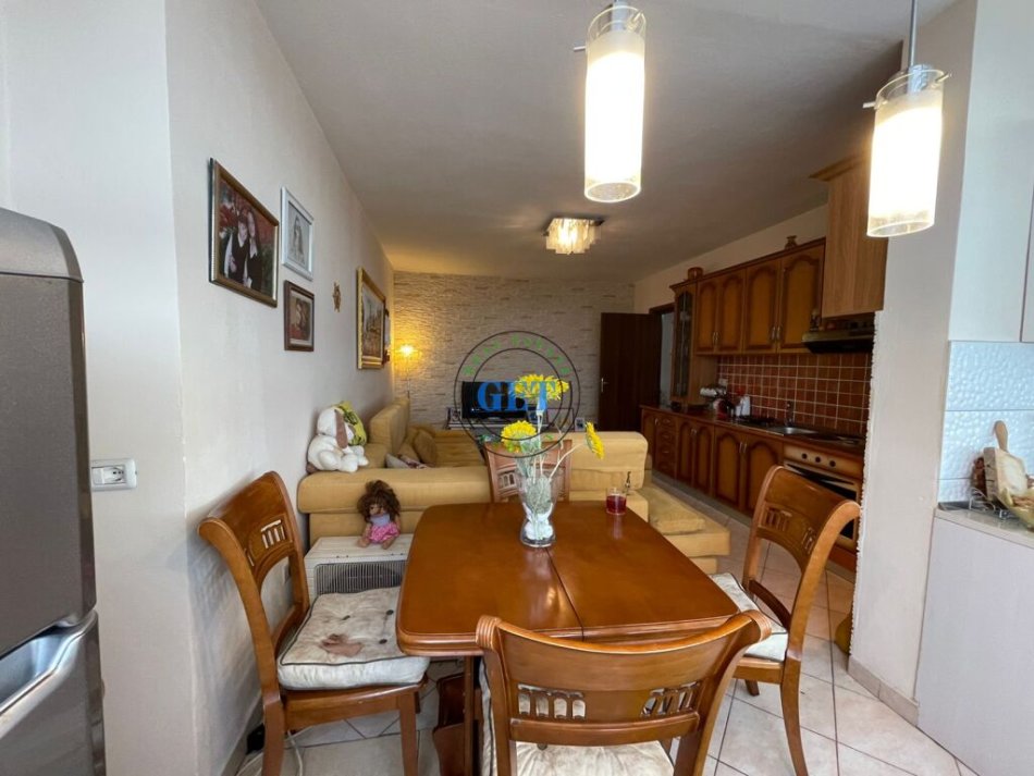 Durres, shitet apartament 2+1+Ballkon, Kati 5, 92 m² 86,000 € (Stadiumi)