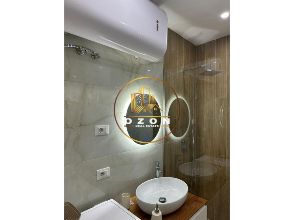 Tirane, jepet me qera apartament 1+1+Ballkon Kati 2, 70 m² 550 € (Sauk i Vjetër)