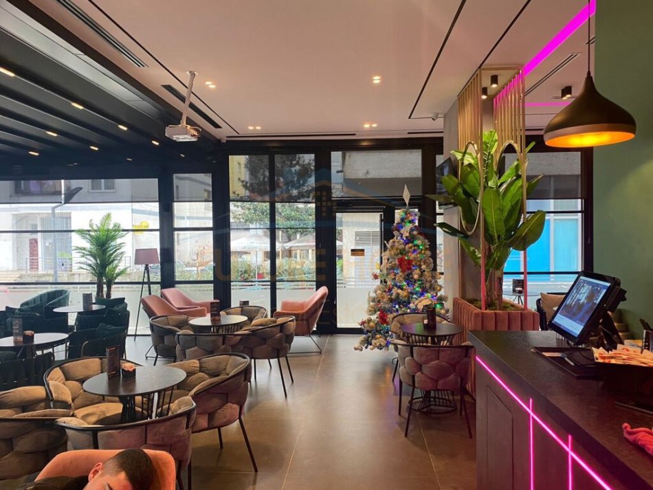 Tirane, shitet lokal Kati 0, 104 m² 220.000 € (KTHESA E KAMZES)