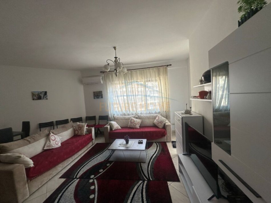 Tirane, shitet apartament 2+1+Ballkon Kati 8, 105 m² 210.000 € (Reshit Petrela)