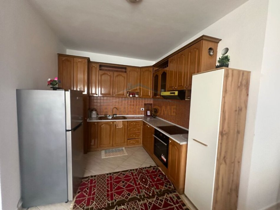 Tirane, shitet apartament 2+1+Ballkon Kati 8, 105 m² 210.000 € (Reshit Petrela)