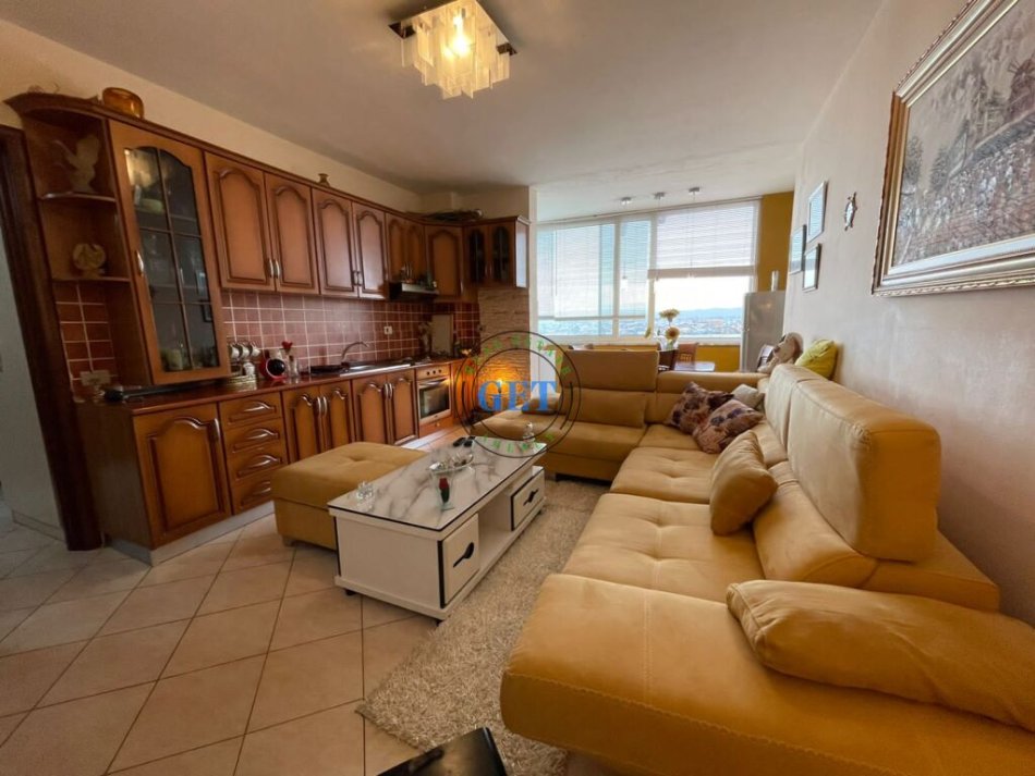 Durres, shitet apartament 2+1+Ballkon, Kati 5, 92 m² 86,000 € (Stadiumi)