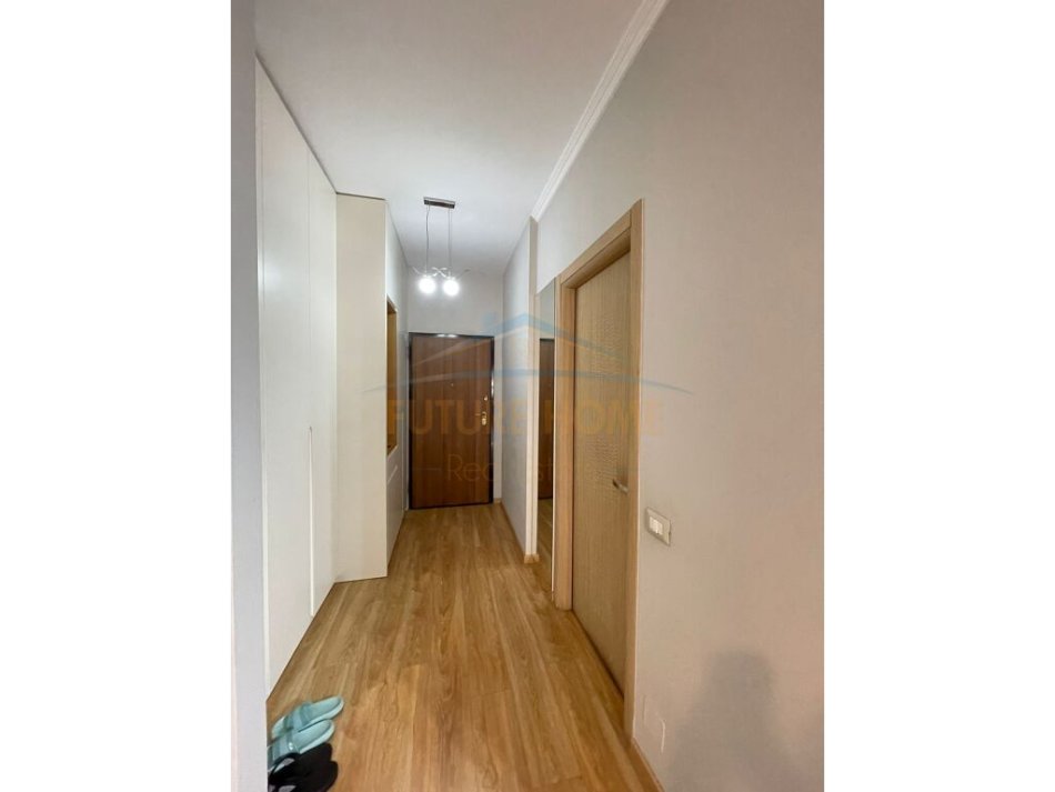 Tirane, shes apartament 1+1+Ballkon Kati 9, 72 m² 150.000 € (Rruga Merdar Shtylla)