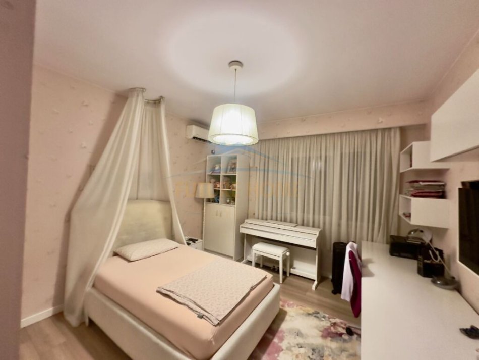 Tirane, shitet apartament 3+1+Ballkon Kati 5, 125 m² 196.000 € (5 Maji)