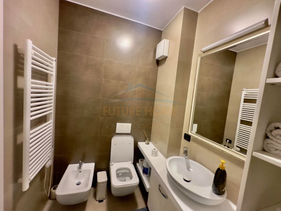 Tirane, shitet apartament 3+1 , 127 m² 196.000 € (Rruga 5 Maji)